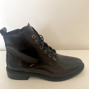 Frank and Oak Women’s Size Nine Combat Boot
